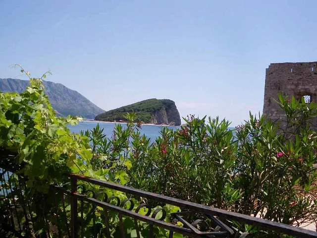 House on the front line in Budva  — photo 4